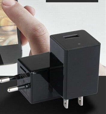 手机充电器wifi远程即时监控摄像机s2